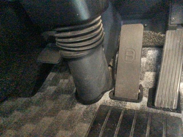 三菱ふそうスーパーグレートセルフクレーン4段大型（10t）[写真32]