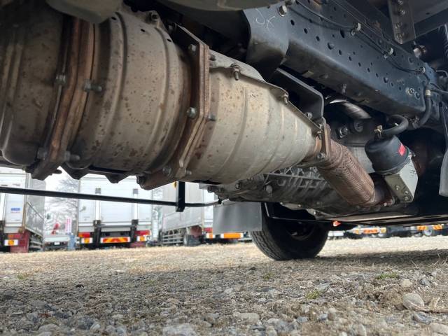 いすゞエルフアルミバン小型（2t・3t）[写真16]