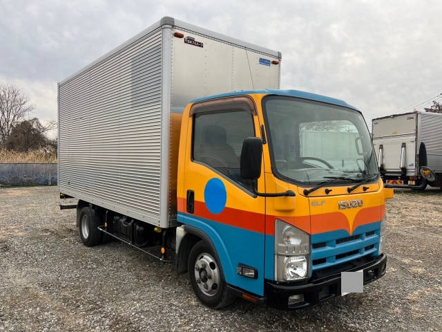 いすゞエルフアルミバン小型（2t・3t）[写真03]