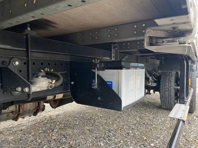 いすゞエルフアルミバン小型（2t・3t）[写真32]