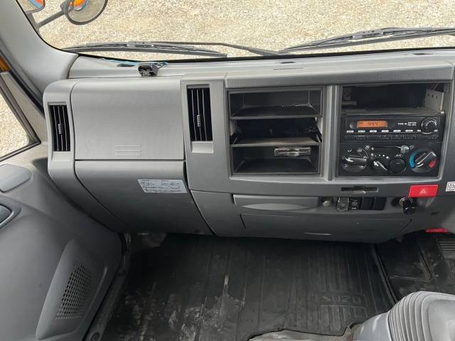 いすゞエルフアルミバン小型（2t・3t）[写真34]