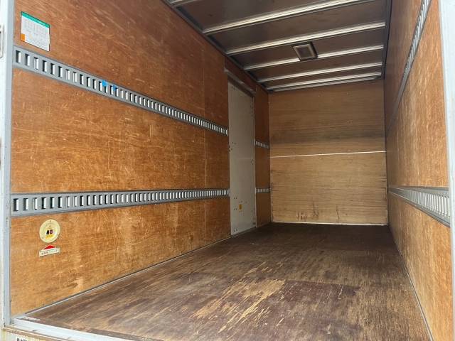 いすゞエルフアルミバン小型（2t・3t）[写真35]