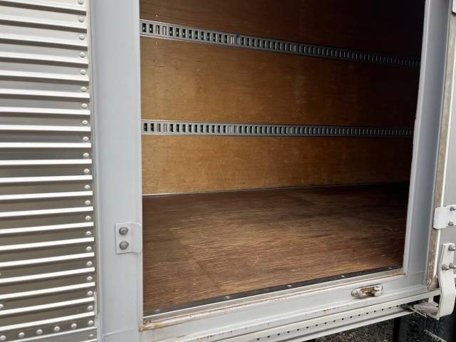 いすゞエルフアルミバン小型（2t・3t）[写真38]