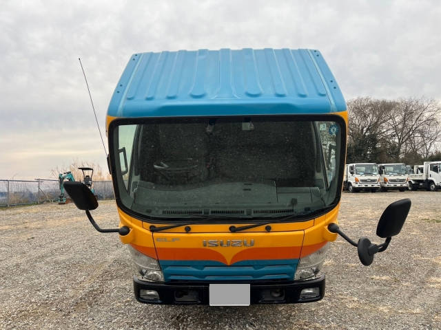 いすゞエルフアルミバン小型（2t・3t）[写真04]