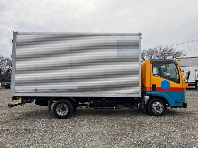 いすゞエルフアルミバン小型（2t・3t）[写真06]