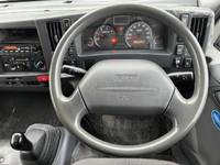 いすゞエルフアルミバン小型（2t・3t）[写真09]