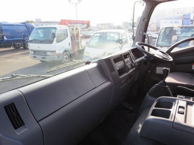 いすゞフォワードアルミウイング中型（4t）[写真13]