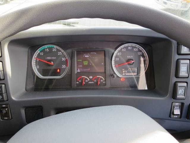 いすゞフォワードアルミウイング中型（4t）[写真14]