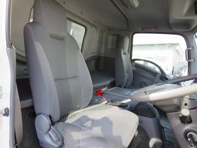 いすゞフォワードアルミウイング中型（4t）[写真20]