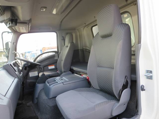 いすゞフォワードアルミウイング中型（4t）[写真21]