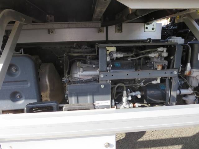 いすゞフォワードアルミウイング中型（4t）[写真28]