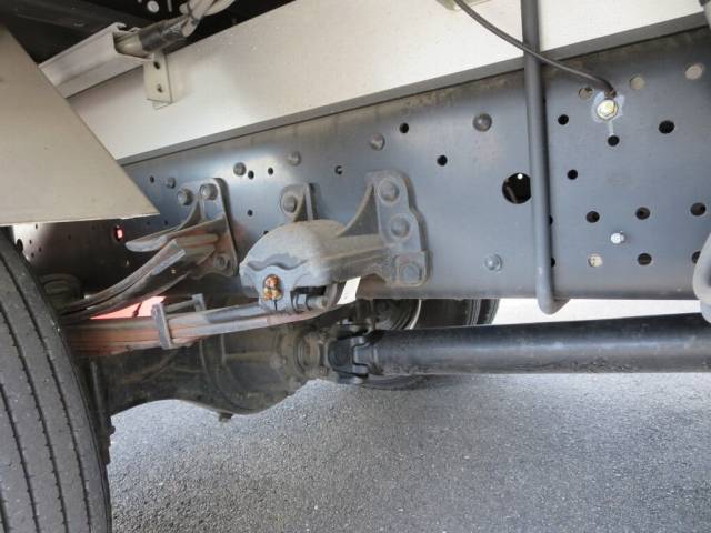 いすゞフォワードアルミウイング中型（4t）[写真30]