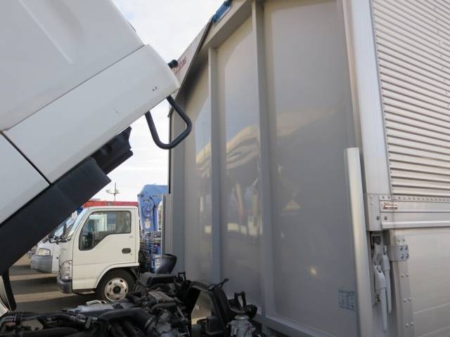 いすゞフォワードアルミウイング中型（4t）[写真37]