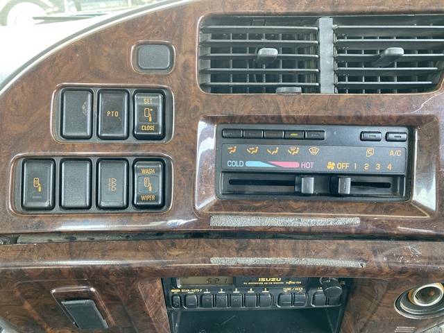 いすゞフォワードセルフクレーン3段増トン（6t・8t）[写真38]