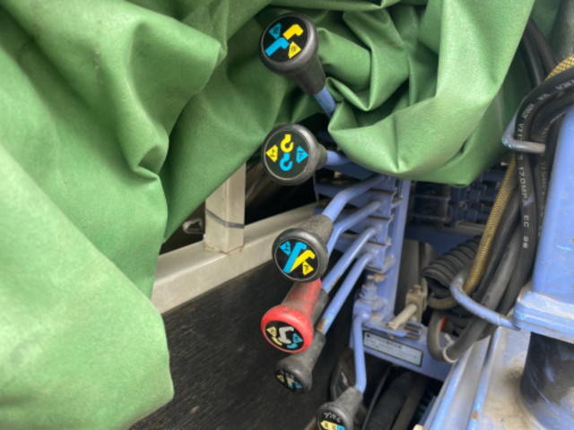 いすゞエルフクレーン付小型（2t・3t）[写真09]