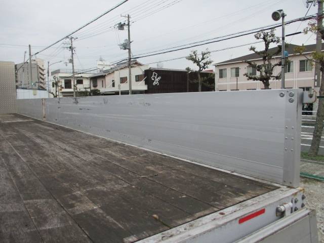 いすゞギガアルミブロック大型（10t）[写真14]