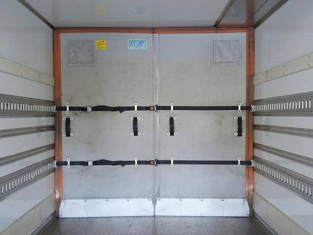 いすゞフォワード冷凍車（冷蔵車）中型（4t）[写真24]