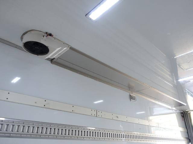 いすゞフォワード冷凍車（冷蔵車）中型（4t）[写真25]