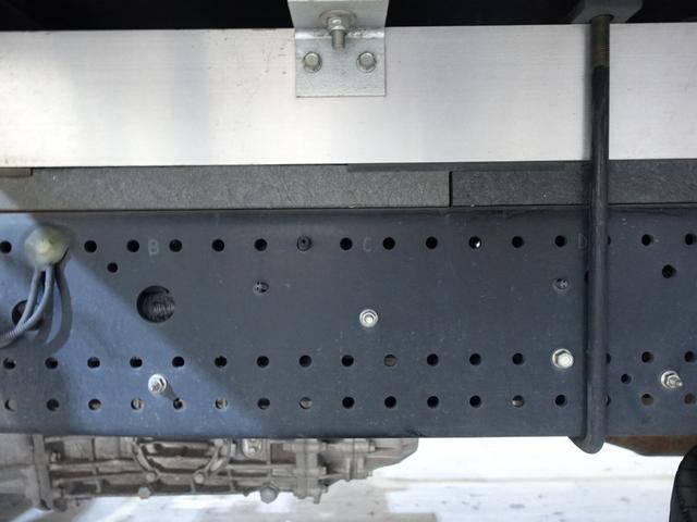 いすゞフォワード冷凍車（冷蔵車）中型（4t）[写真32]