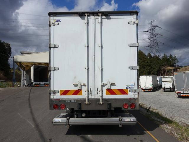 いすゞフォワード冷凍車（冷蔵車）中型（4t）[写真08]