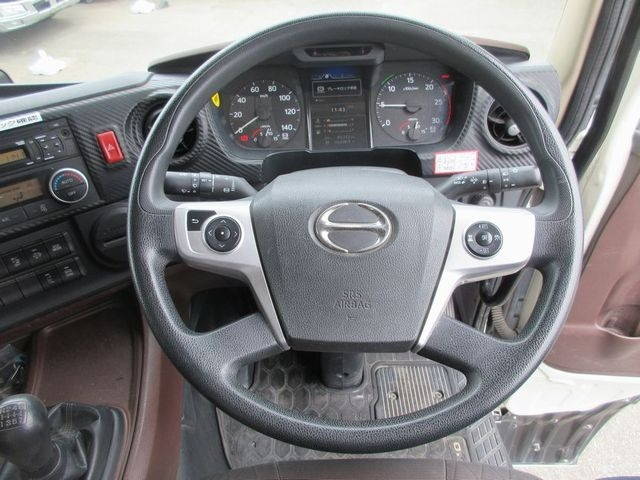 日野プロフィアミキサー車（コンクリートミキサー）大型（10t）[写真36]