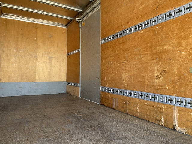 三菱ふそうキャンターアルミバン小型（2t・3t）[写真11]