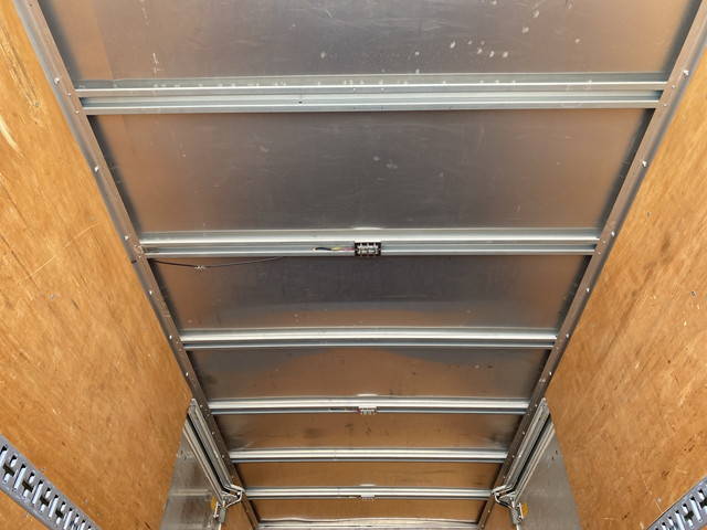 三菱ふそうキャンターアルミバン小型（2t・3t）[写真12]