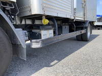 三菱ふそうキャンターアルミバン小型（2t・3t）[写真19]