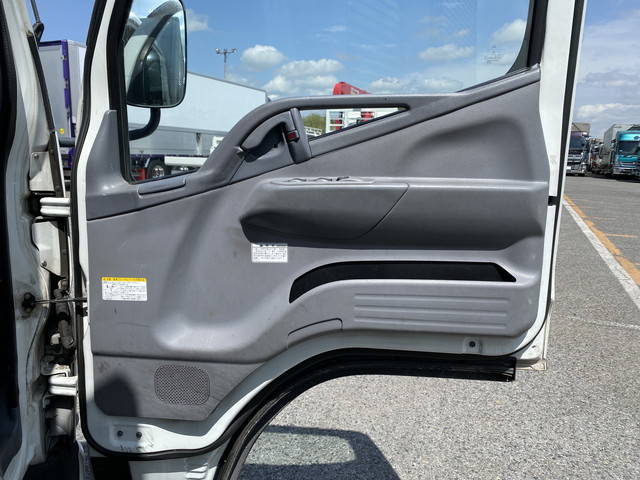 三菱ふそうキャンターアルミバン小型（2t・3t）[写真25]