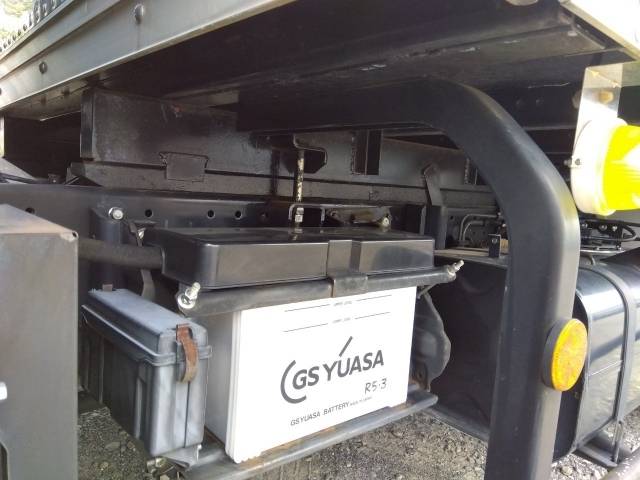 三菱ふそうキャンターガッツアルミバン小型（2t・3t）[写真22]