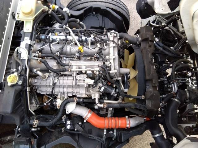 三菱ふそうキャンターガッツアルミバン小型（2t・3t）[写真25]