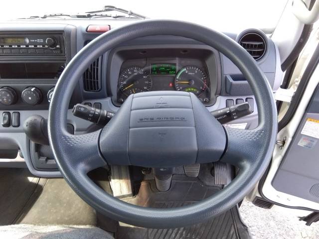 三菱ふそうキャンターガッツアルミバン小型（2t・3t）[写真35]