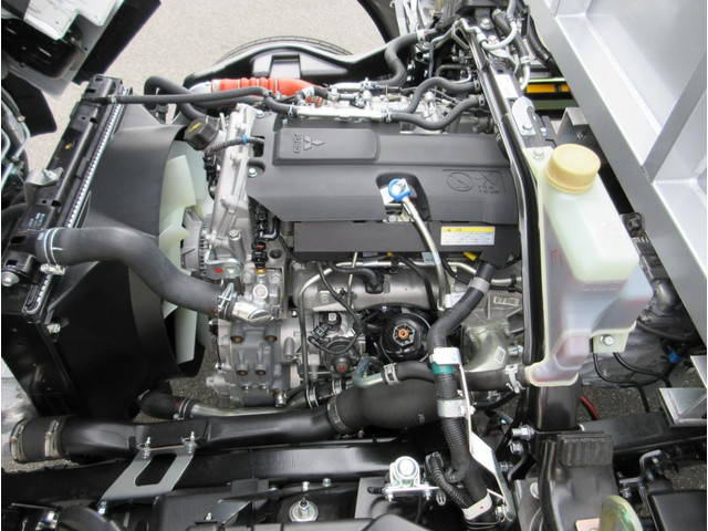 三菱ふそうキャンターアルミウイング小型（2t・3t）[写真10]