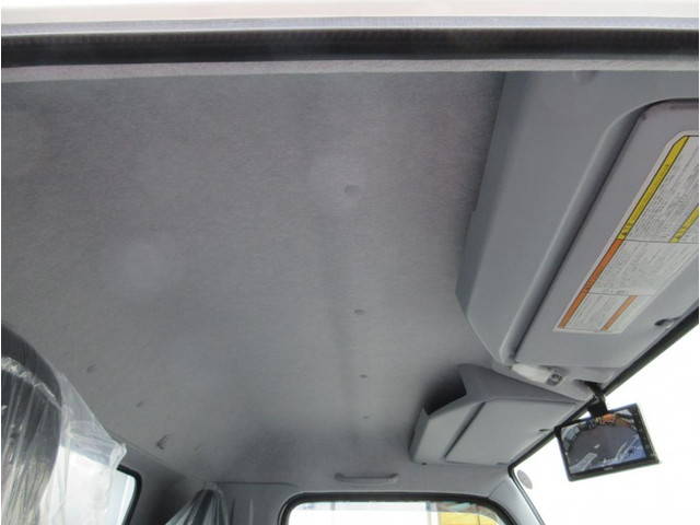 三菱ふそうキャンターアルミウイング小型（2t・3t）[写真18]