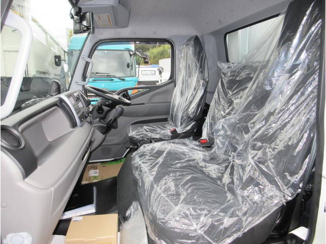 三菱ふそうキャンターアルミウイング小型（2t・3t）[写真20]