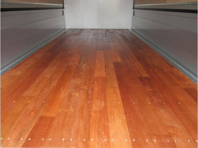 三菱ふそうキャンターアルミウイング小型（2t・3t）[写真30]