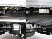 三菱ふそうキャンターアルミウイング小型（2t・3t）[写真37]