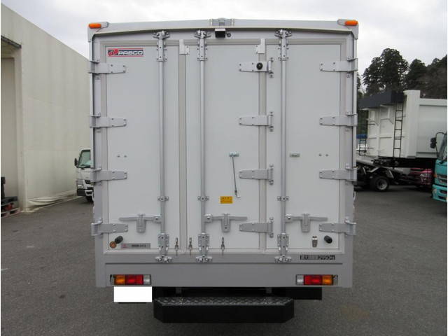 三菱ふそうキャンターアルミウイング小型（2t・3t）[写真07]