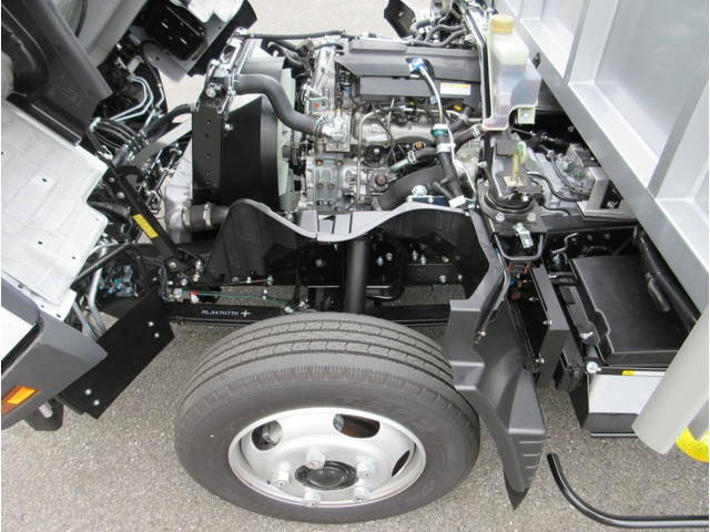 三菱ふそうキャンターアルミウイング小型（2t・3t）[写真09]