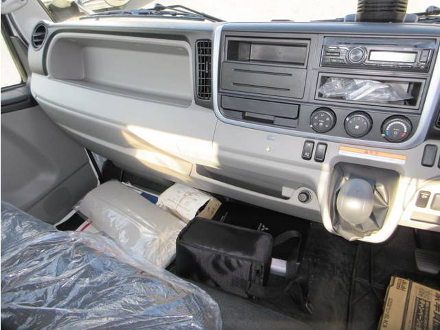 三菱ふそうキャンタークレーン4段小型（2t・3t）[写真12]