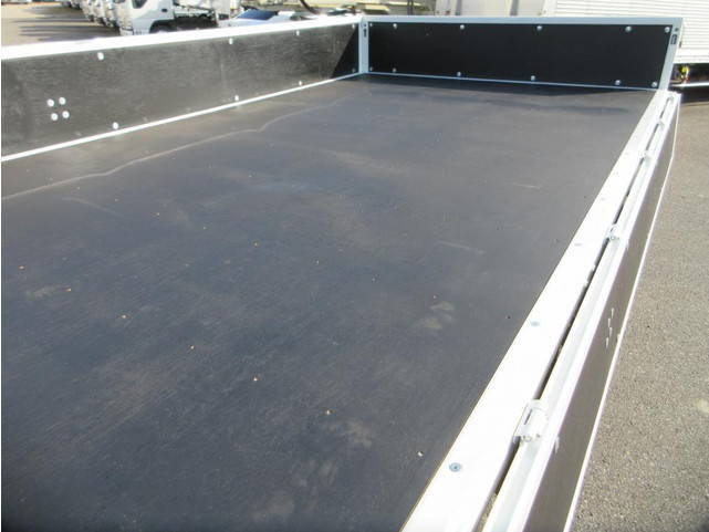 三菱ふそうキャンタークレーン4段小型（2t・3t）[写真29]