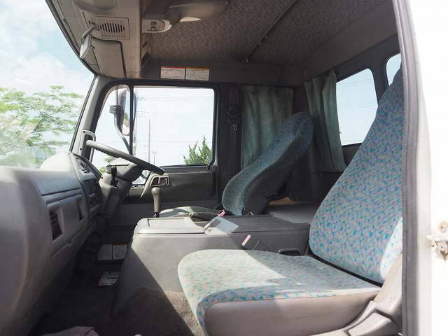 日野レンジャーシャーシ中型（4t）[写真33]