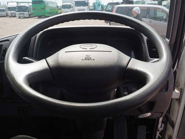 日野レンジャーシャーシ中型（4t）[写真40]