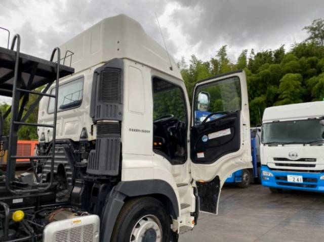 日野プロフィアコンテナ専用車大型（10t）[写真12]