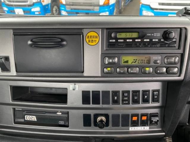 日野プロフィアコンテナ専用車大型（10t）[写真14]