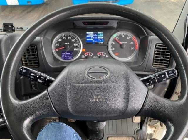 日野プロフィアコンテナ専用車大型（10t）[写真15]