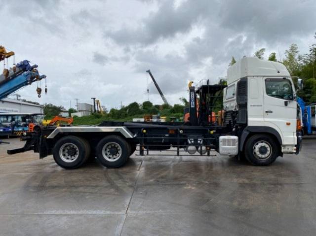 日野プロフィアコンテナ専用車大型（10t）[写真06]