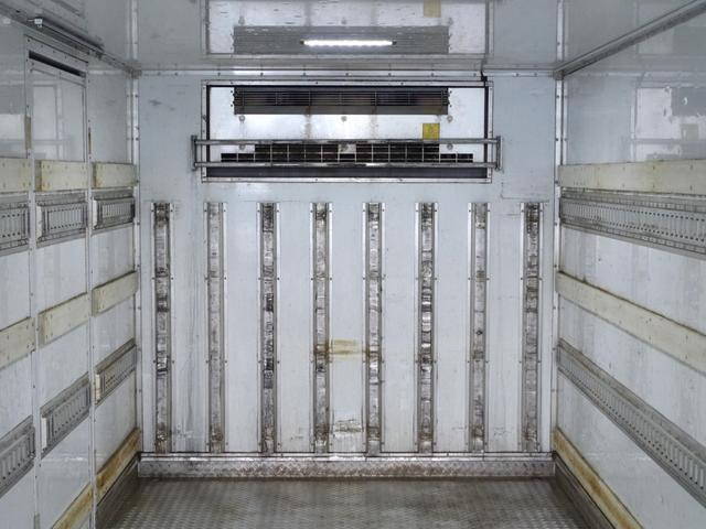 三菱ふそうキャンター冷凍車（冷蔵車）小型（2t・3t）[写真11]