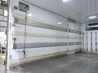 三菱ふそうキャンター冷凍車（冷蔵車）小型（2t・3t）[写真09]