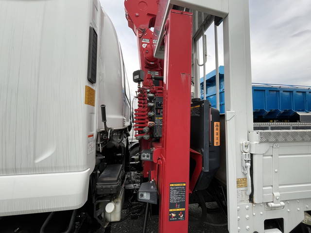 いすゞフォワードセルフクレーン6段中型（4t）[写真12]